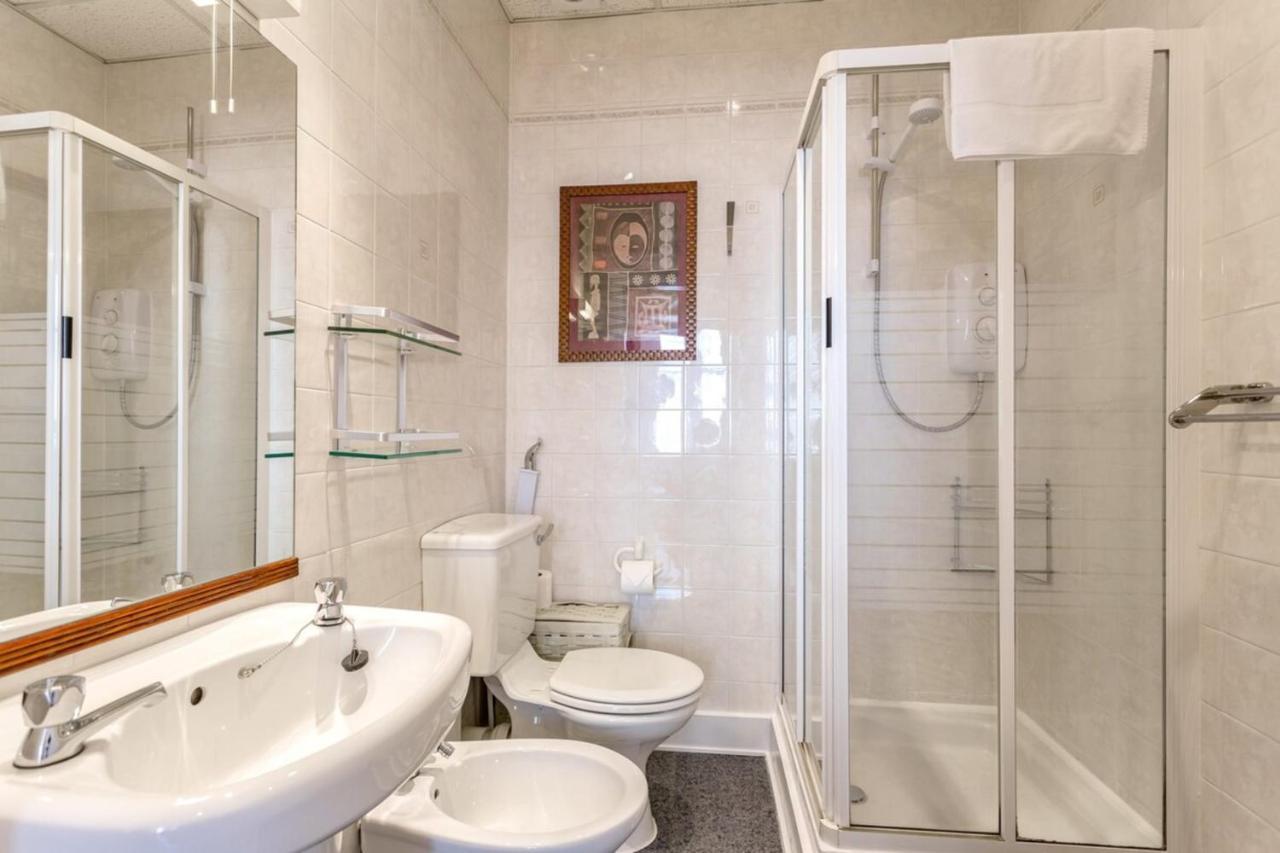 Cozy 2 Bedroom Apartment At Heart Of The Эдинбург Экстерьер фото